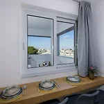 Hotel Deluxe