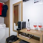 Deluxe Hotel