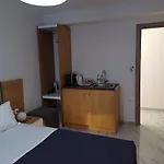 Hotel Deluxe