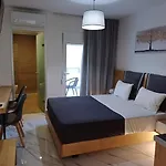 Deluxe Hotel