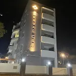 Deluxe מלון 2*