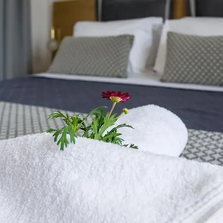 Deluxe 2* Chania (Crete)