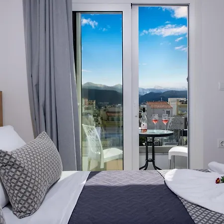 Deluxe Hotel La Canea