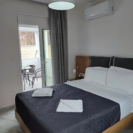 Deluxe Hotel