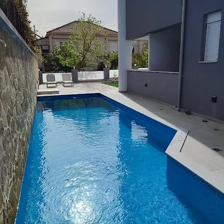 Hotel Deluxe 2*