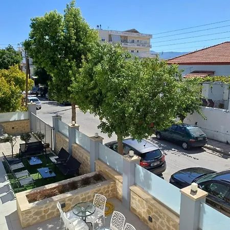 Deluxe Hotel