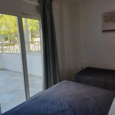 Hotel Deluxe 2*