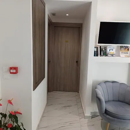 Deluxe Hotel