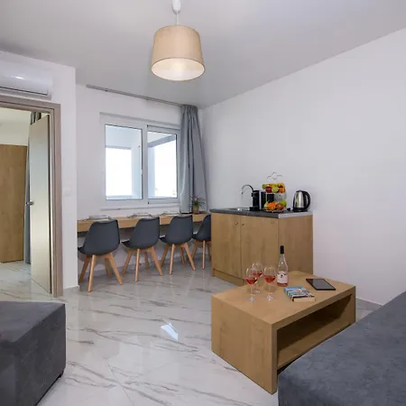 Deluxe 2* Chania (Crete)