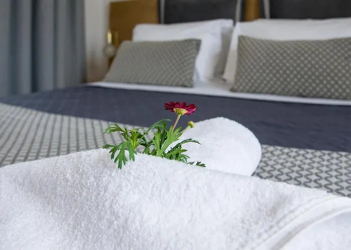 Deluxe 2* Chania (Crete)