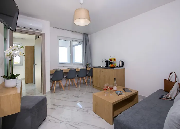 Deluxe 2* Chania (Crete)