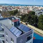 Hotell Deluxe 2*