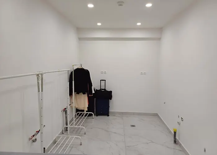 Deluxe 2* خانيا